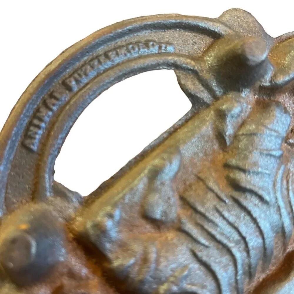 John Wright Cast Iron Wild Animal Puzzle Candy Mold Baking Pan Vintage 1984 Rust